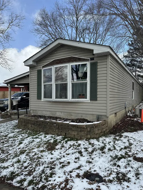 1004 Van Bibber Lake EST, Greencastle, IN 46135
