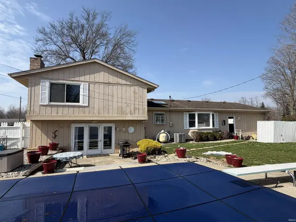 1834 Crabtree LN, Elkhart, IN 46514-4225