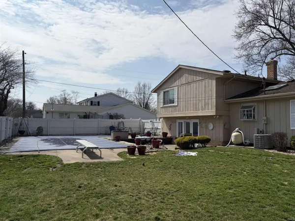 1834 Crabtree LN, Elkhart, IN 46514-4225
