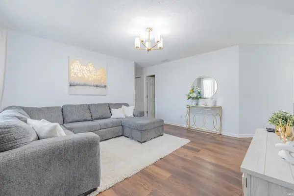 1007 W Countryside LN, Bloomington, IN 47403-2908