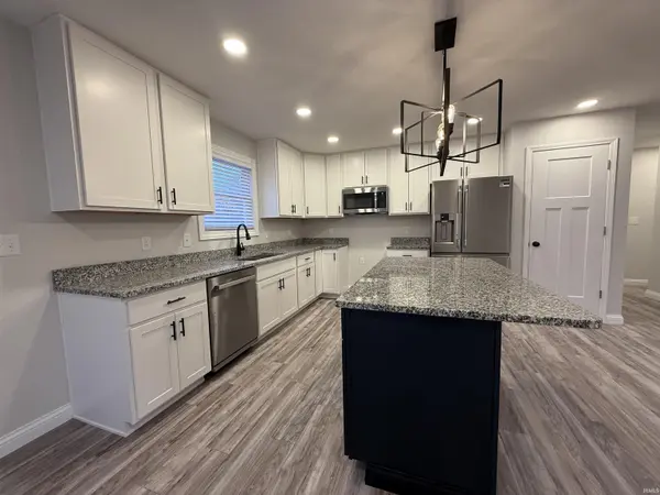 113 W Vine ST, Flora, IN 46929