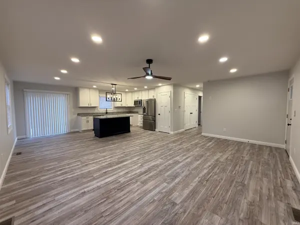 113 W Vine ST, Flora, IN 46929