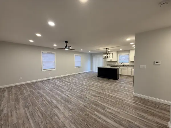113 W Vine ST, Flora, IN 46929