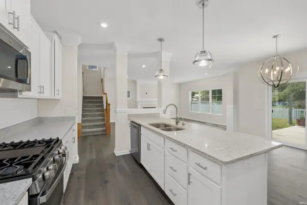 1148 Mosaic ST, Huntertown, IN 46748