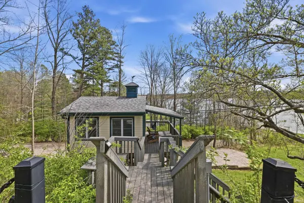 8110 N Lakewood DR, Unionville, IN 47468