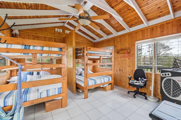 8110 N Lakewood DR, Unionville, IN 47468