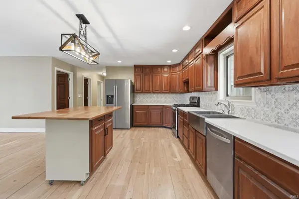1080 North Shore DR, Rome City, IN 46784