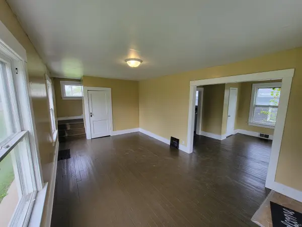 3420 Plaza DR, Fort Wayne, IN 46806-1353
