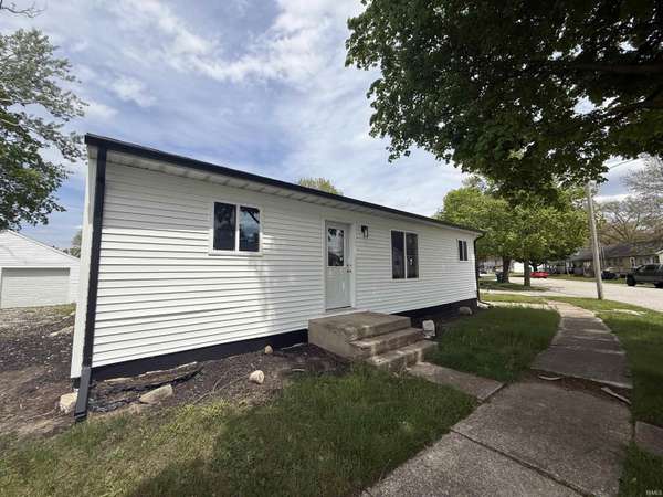 562 Roanoke RD, Kingsford Heights, IN 46346