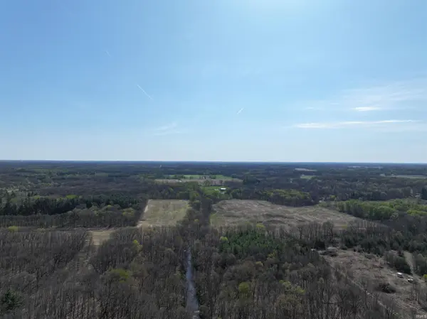 140 S 700 East RD, Knox, IN 46534