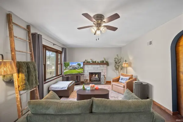 305 E 3rd ST, Brookston, IN 47923-8228