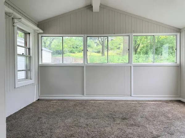 1002 Amhurst AVE, South Bend, IN 46614
