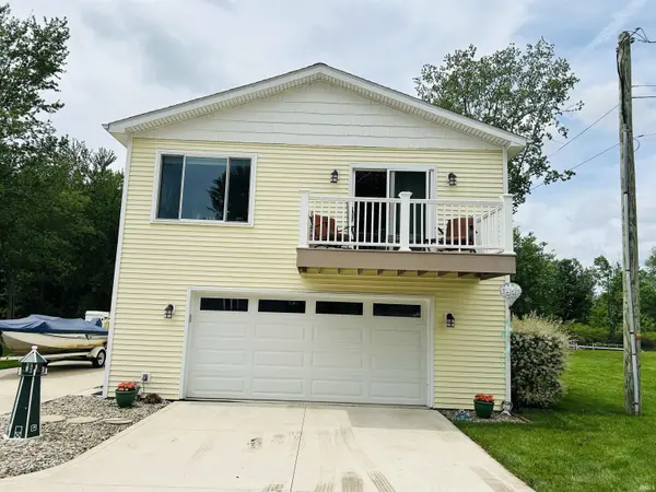 7630 S 140 E ***, Wolcottville, IN 46795