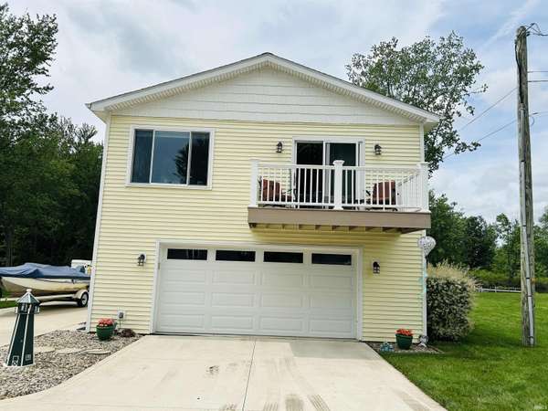 7630 S 140 E ***, Wolcottville, IN 46795