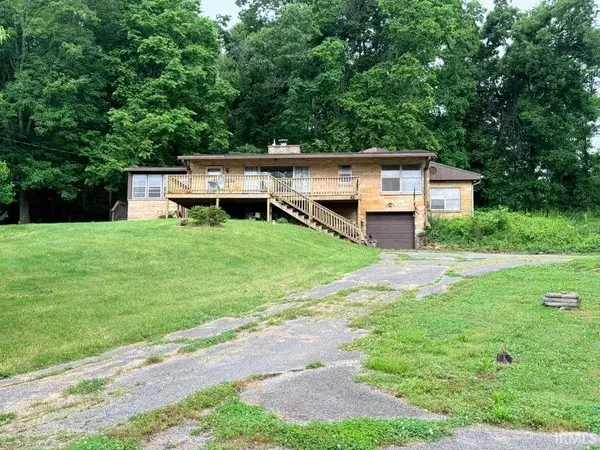 109 S Triangle RD, Paoli, IN 47454