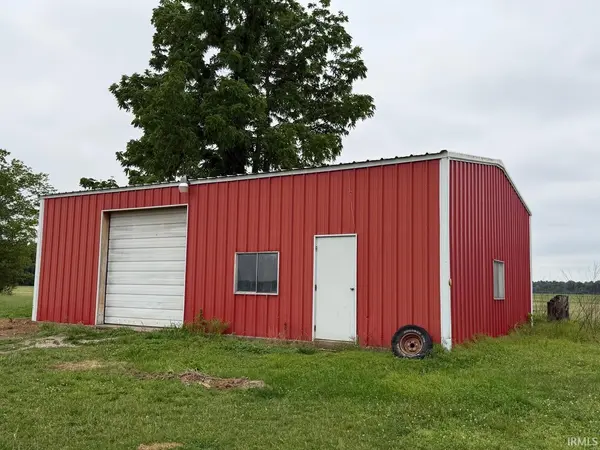 8600 Gross RD, Mount Vernon, IN 47620