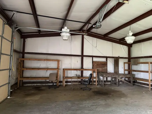 8600 Gross RD, Mount Vernon, IN 47620