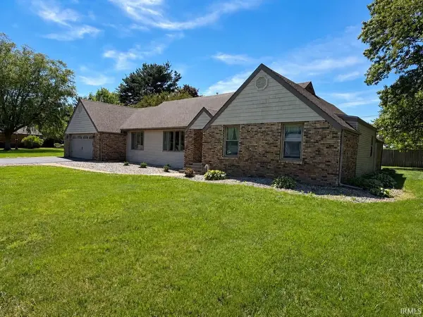 3321 Gregory Farm Village DR, Rochester, IN 46975
