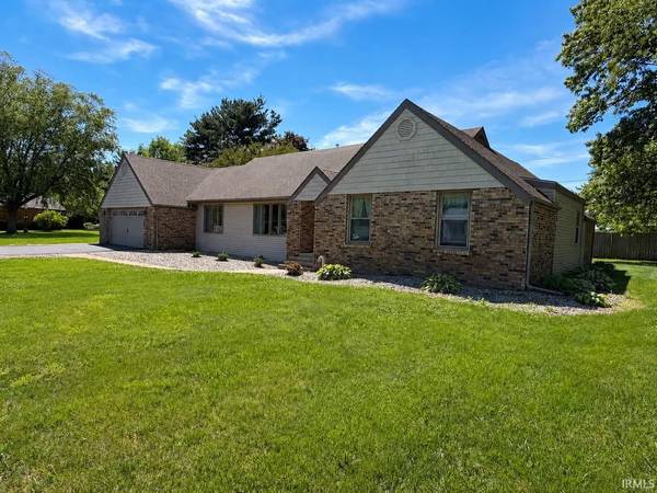 3321 Gregory Farm Village DR, Rochester, IN 46975