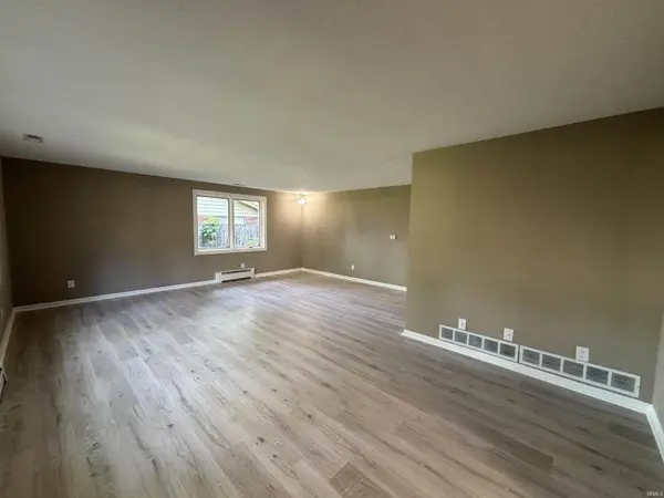3232 Chancellor DR, Fort Wayne, IN 46815-5928