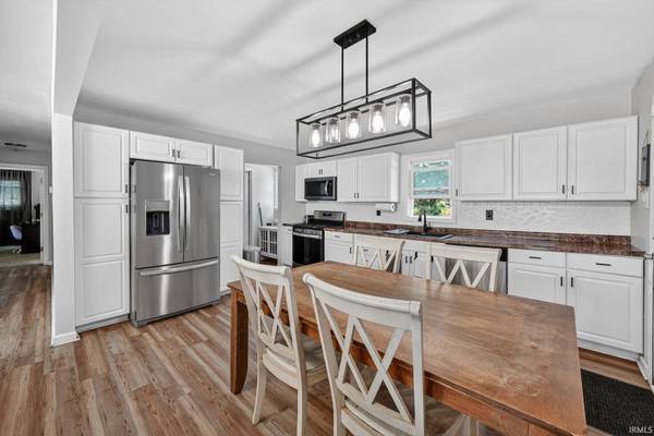 6027 Meadowlark ST, Portage, IN 46368-1634