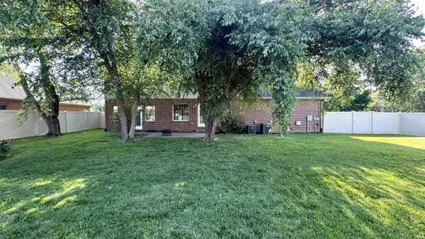 3288 Westhampton DR, Newburgh, IN 47630