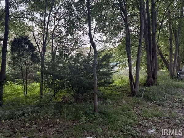 1577 Pelzer RD, Boonville, IN 47601