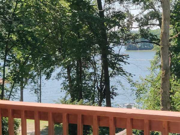 11896 W Breezy Point DR, Monticello, IN 47960