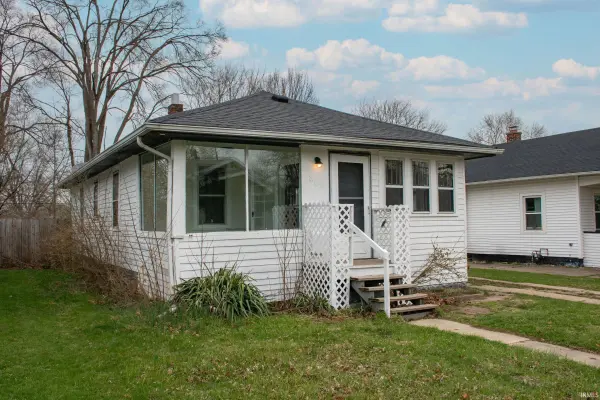 809 E Fairview AVE, South Bend, IN 46614