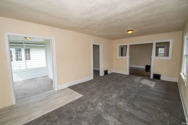 809 E Fairview AVE, South Bend, IN 46614