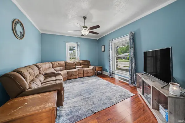 1031 N Huntington ST, Syracuse, IN 46567