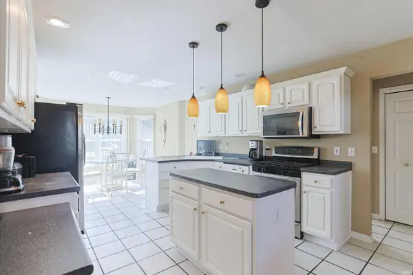 14486 Worthington DR, Granger, IN 46530-8291