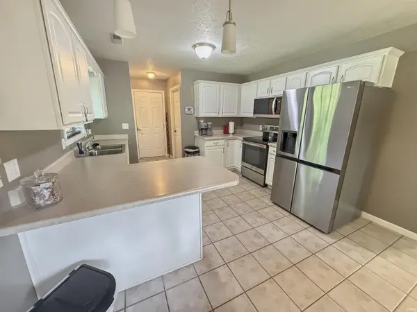 900 S Melody LN, Santa Claus, IN 47579