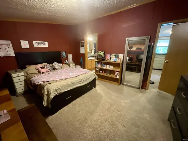 67 S Sunnyside LN, Spencer, IN 47460-6734