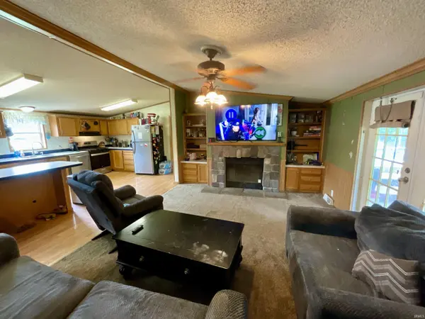 67 S Sunnyside LN, Spencer, IN 47460-6734
