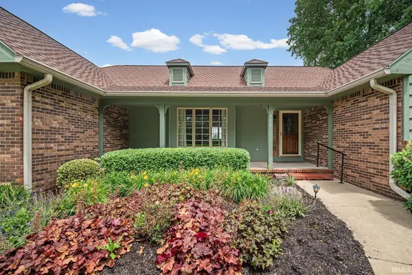 329 N Manor DR, Williamsport, IN 47993-1010
