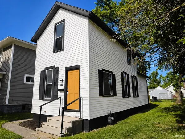 4102 Warsaw ST, Fort Wayne, IN 46806-1800