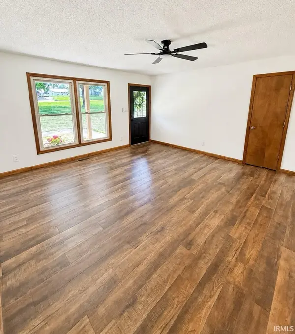 879 Troy RD, Washington, IN 47501