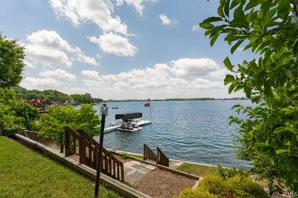 727 E Northshore DR, Syracuse, IN 46567-2140