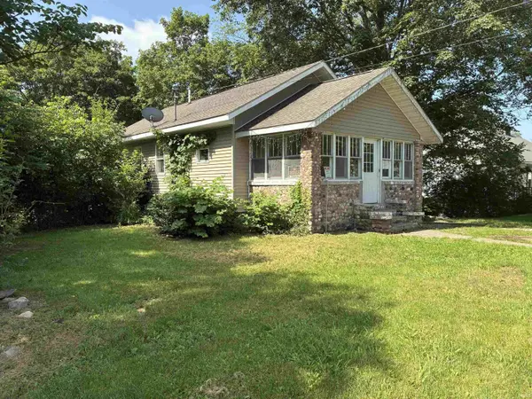453 E Washington ST, Monticello, IN 47960-2145