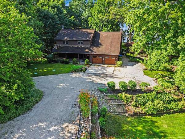 10416 State Road 120 ***, Middlebury, IN 46540
