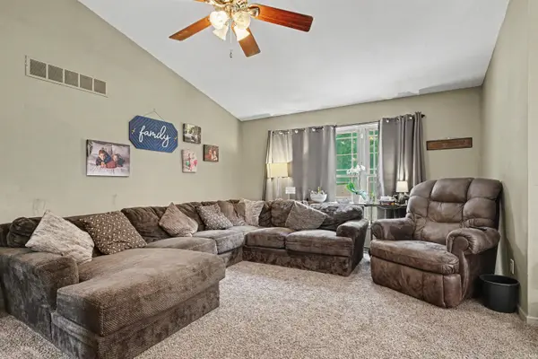 20982 Arcadia DR, Bristol, IN 46507-8517