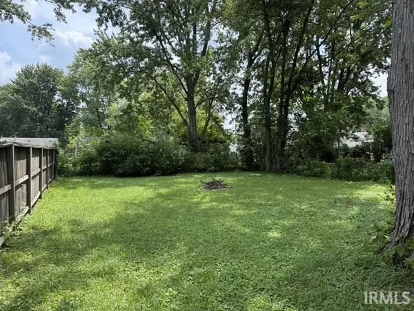 616 Ellenhurst DR, Anderson, IN 46012