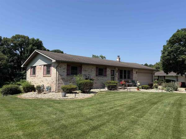12584 Glen Oak LN, Granger, IN 46530-6822