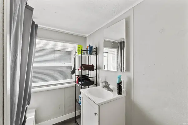 424 Byron ST, Huntington, IN 46750-2818