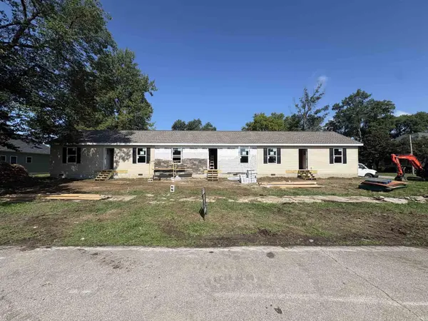 128 Lincoln ST, Oakland City, IN 47660