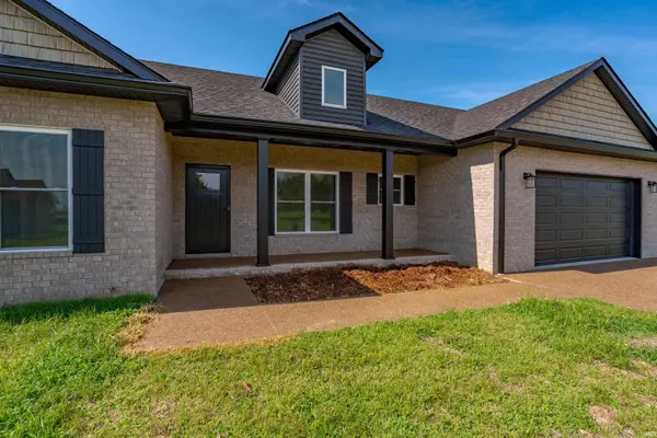 306 SUNSET DR, Mount Vernon, IN 47620