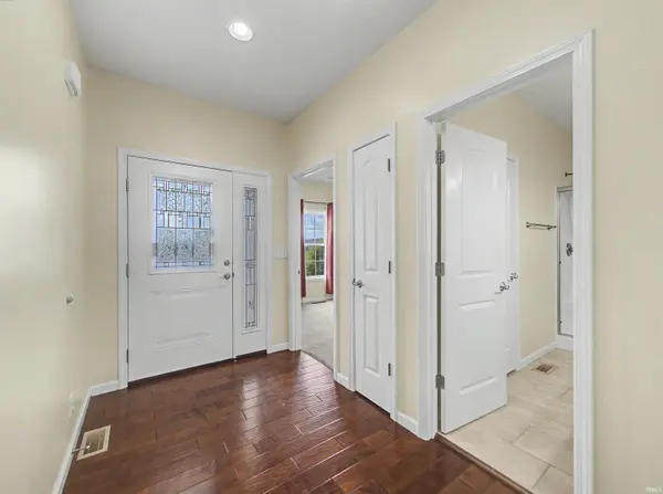 3661 Arbor Pointe DR, Newburgh, IN 47630