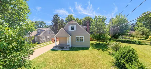1128 Somerset LN, Fort Wayne, IN 46805-2138