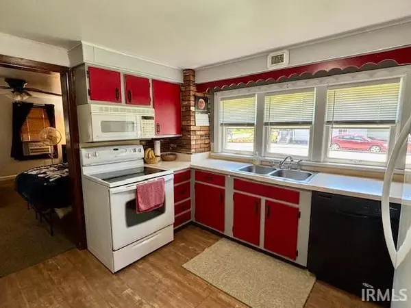 2215 S Hackley ST, Muncie, IN 47302-4244